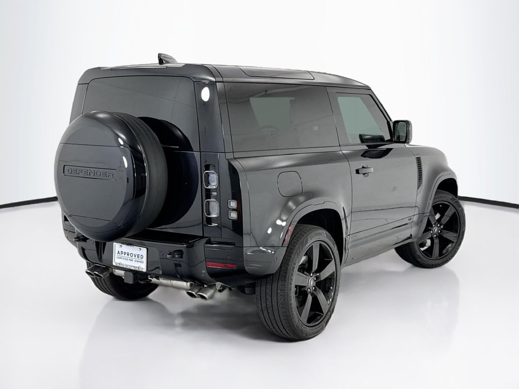 Certified 2024 Land Rover Defender 90 V8 AWD/4WD image 5