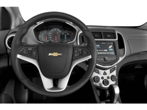 Used 2020 Chevrolet Sonic LT w/ Convenience Package image 10
