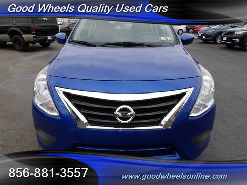 Used 2015 Nissan Versa SV image 2