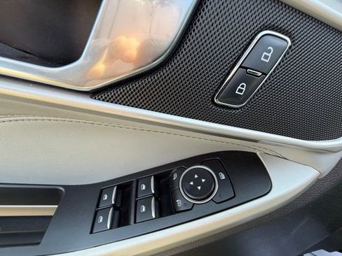 Used 2021 Ford Explorer XLT w/ Equipment Group 202A image 18