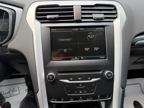 Used 2014 Ford Fusion SE FWD image 12