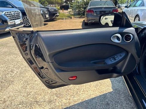 Used 2014 Nissan 370Z Coupe RWD image 14