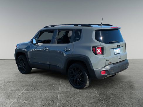 Used 2022 Jeep Renegade Altitude w/ Convenience Group image 3