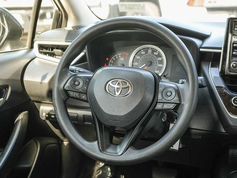 Used 2020 Toyota Corolla LE FWD image 13