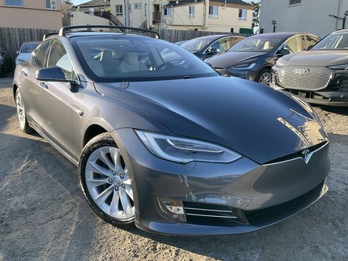 Used 2019 Tesla Model S Long Range image 1