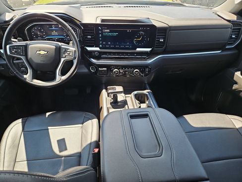Used 2022 Chevrolet Silverado 1500 LT AWD/4WD image 9