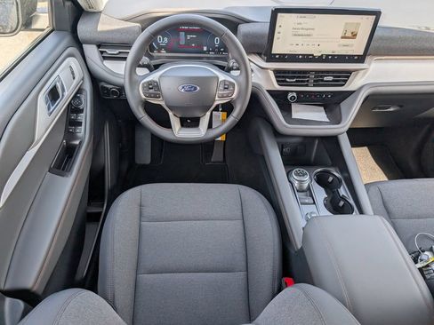 New 2026 Ford Explorer Active RWD image 8