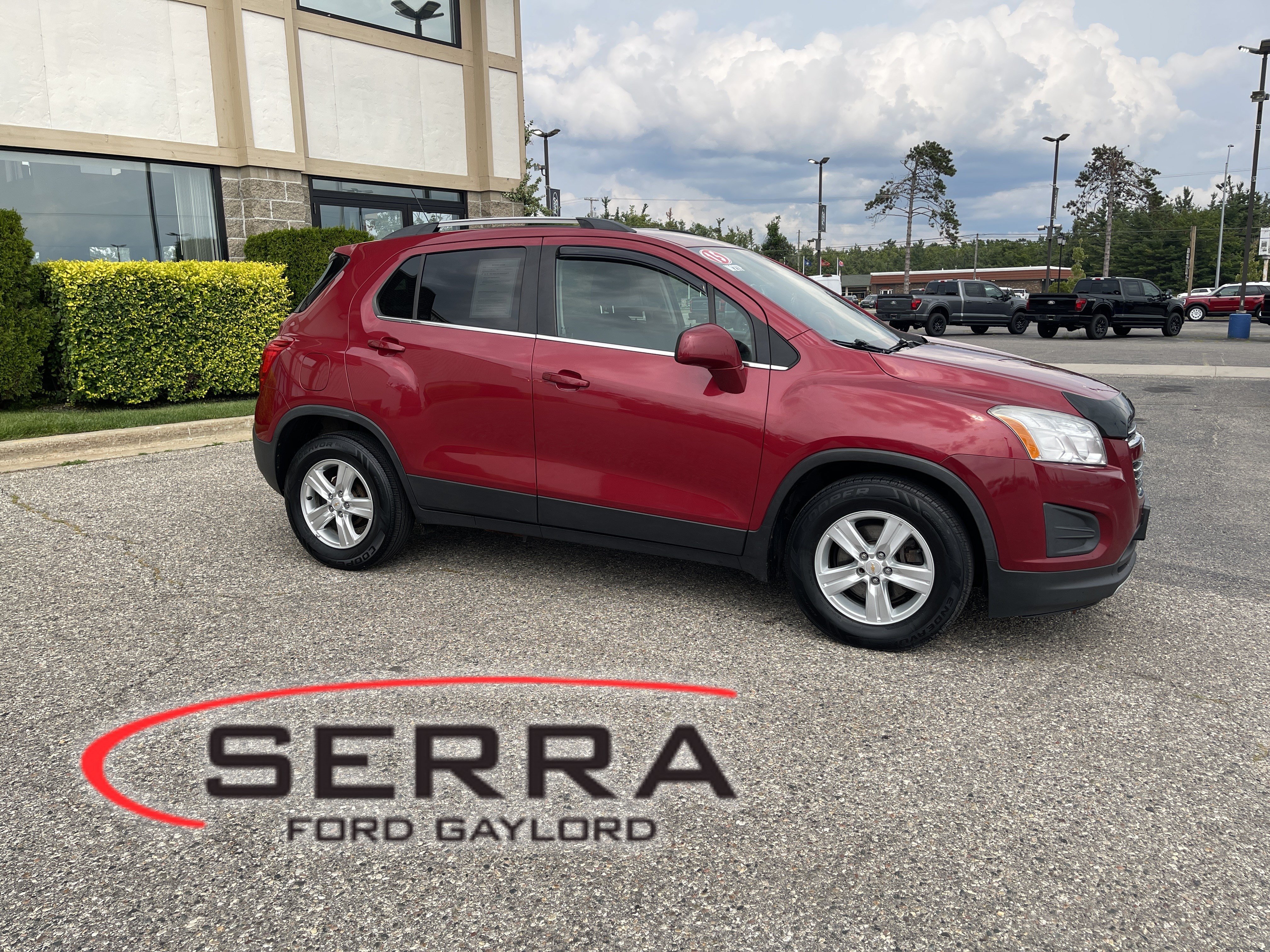 Used 2015 Chevrolet Trax LT w/ LPO, Cargo Package FWD image 1