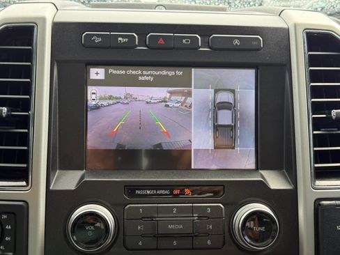 Used 2019 Ford F150 Lariat w/ Equipment Group 502A Luxury AWD/4WD image 14