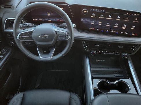 Certified 2025 Chevrolet Suburban Z71 w/ Z71 Off-Road Package image 26