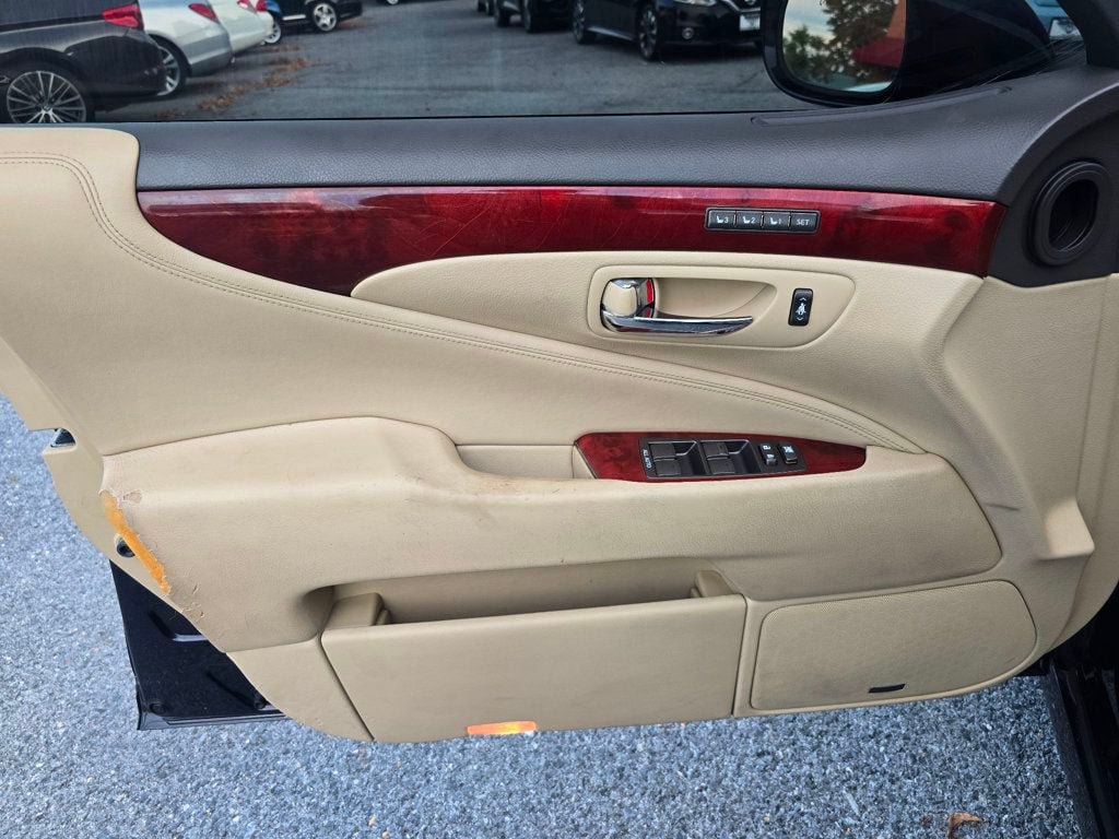 Used 2007 Lexus LS 460 RWD image 10