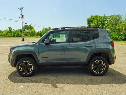 Used 2016 Jeep Renegade Trailhawk AWD/4WD image 5