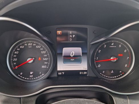 Used 2019 Mercedes-Benz GLC 300 4MATIC w/ Premium Package image 17