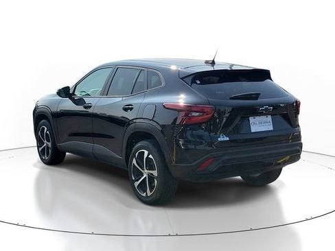 Certified 2024 Chevrolet Trax RS FWD image 3
