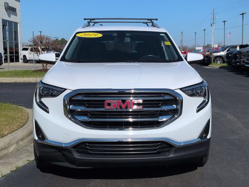 Used 2019 GMC Terrain SLT image 2