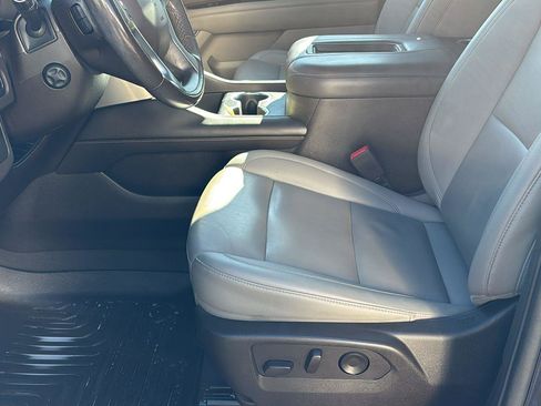 Used 2022 Chevrolet Tahoe Z71 w/ Luxury Package image 13