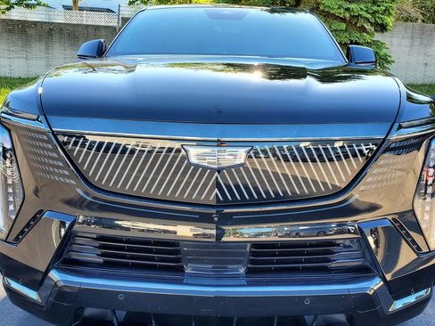 Certified 2025 Cadillac Escalade IQ Sport 2 AWD/4WD image 12