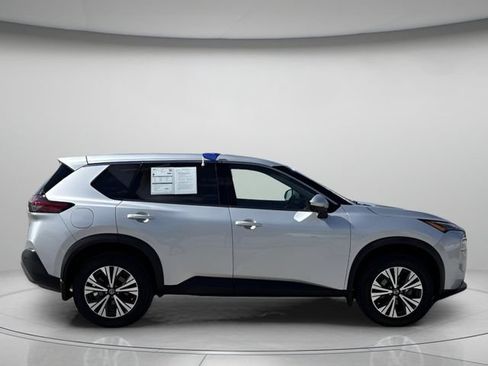 Used 2021 Nissan Rogue SV AWD/4WD image 2