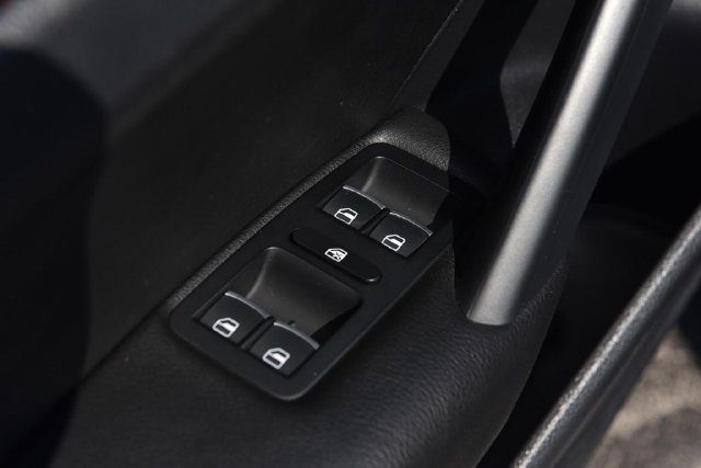 Used 2013 Volkswagen Passat TDI SEL Premium FWD image 8
