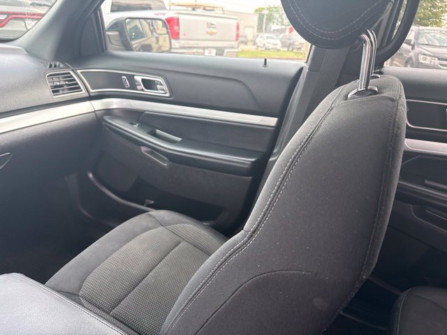 Used 2017 Ford Explorer XLT AWD/4WD image 16