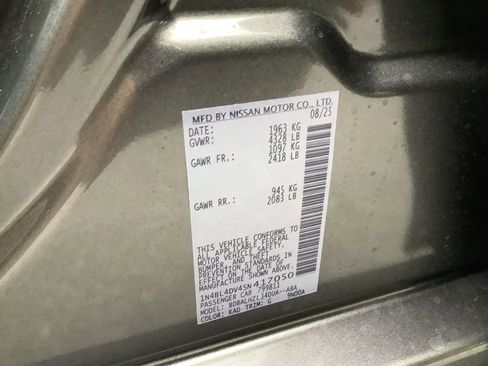 New 2025 Nissan Altima 2.5 SV image 30