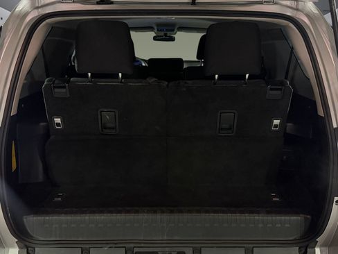 Used 2018 Toyota 4Runner SR5 AWD/4WD image 27