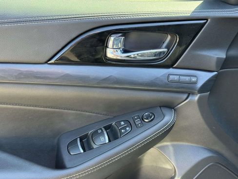 Used 2023 Nissan Maxima Platinum w/ Sport Mat Group FWD image 17