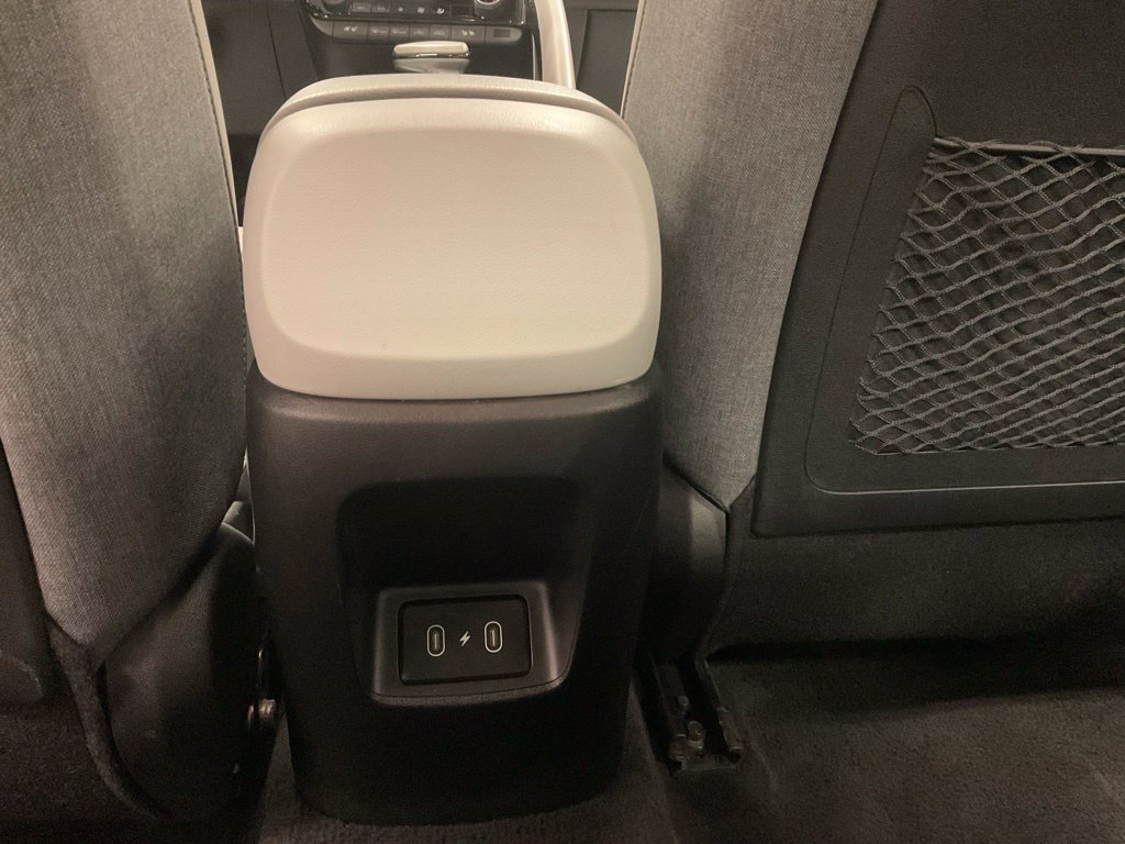 Used 2025 Hyundai Elantra Limited FWD image 31