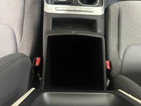 Used 2022 Kia Carnival LX FWD image 34