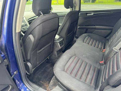 Used 2014 Ford Fusion SE w/ Equipment Group 201A FWD image 27
