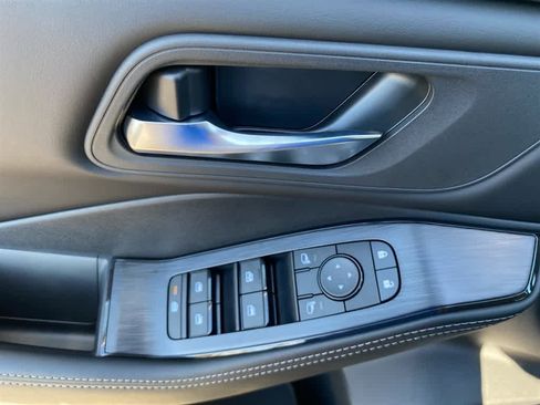 New 2026 Nissan Rogue SV image 10