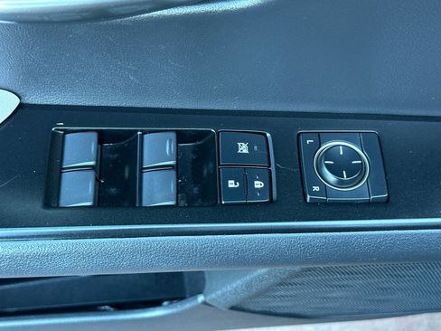 Used 2021 Lexus UX 250h image 11