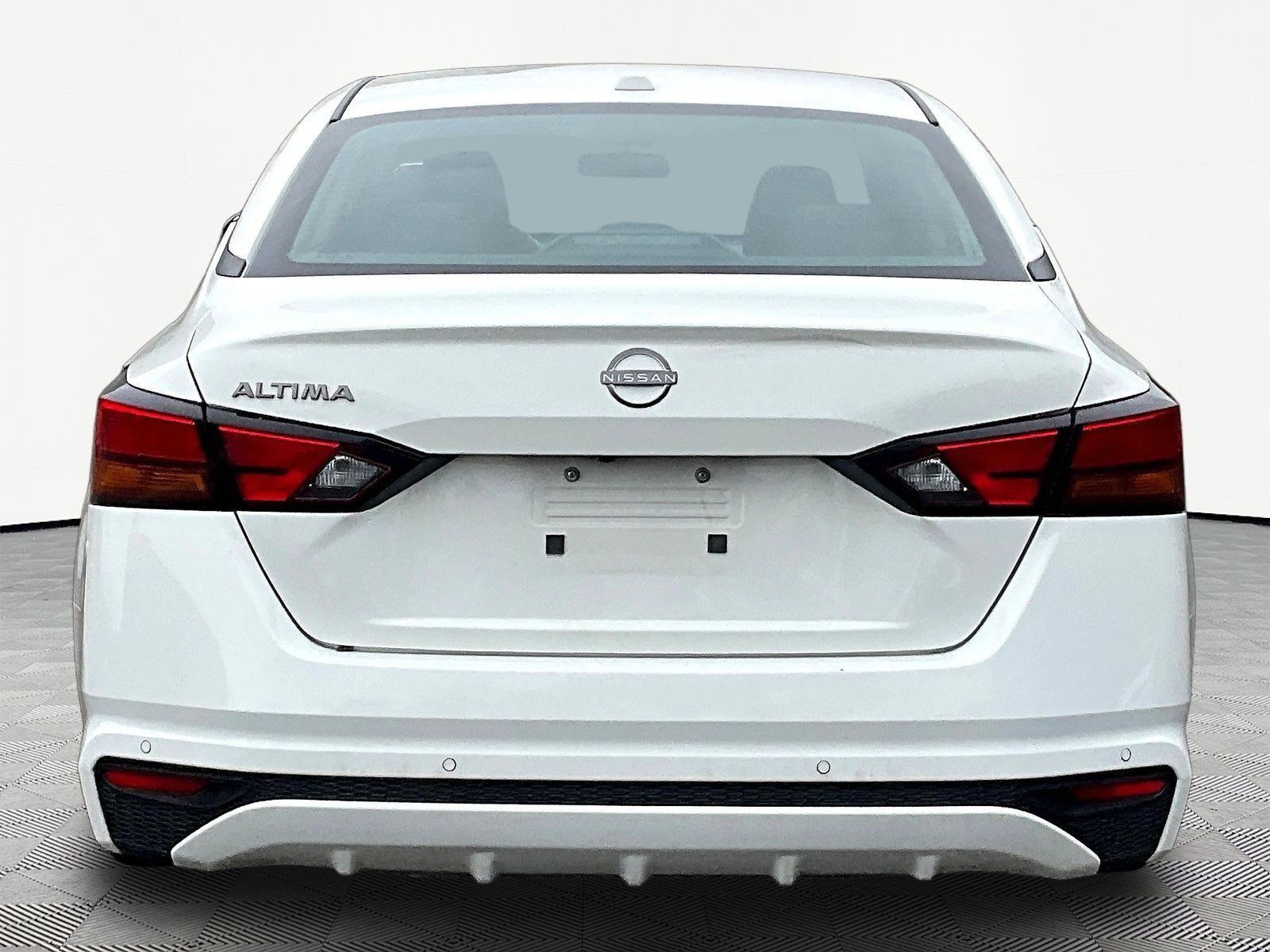 Used 2025 Nissan Altima 2.5 SV FWD image 12