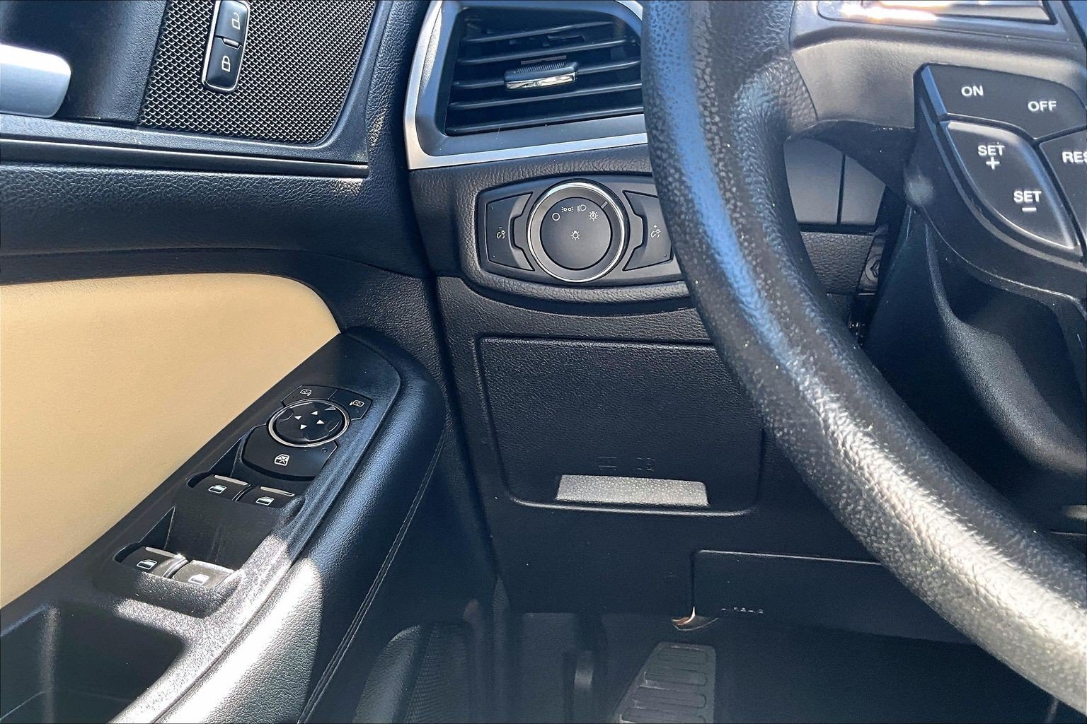 Used 2022 Ford Edge SE w/ Black Appearance Package AWD/4WD image 37
