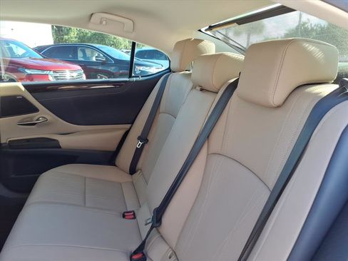 Used 2019 Lexus ES 300h w/ Luxury Package image 23