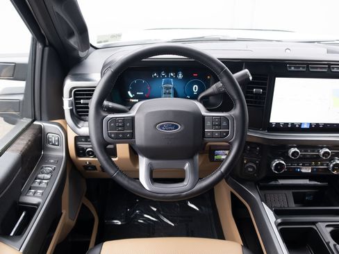 Used 2023 Ford F350 Lariat AWD/4WD image 2