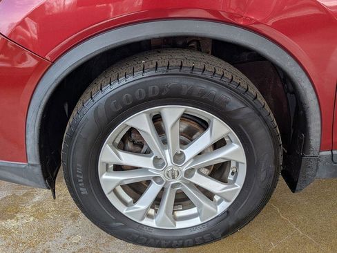 Used 2016 Nissan Rogue SV AWD/4WD image 25