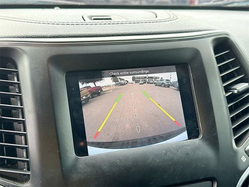 Used 2020 Jeep Cherokee Altitude image 15