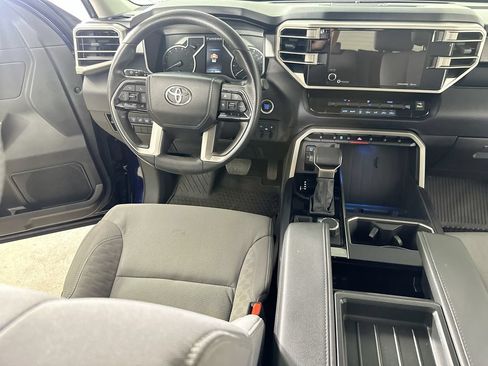 Used 2023 Toyota Tundra SR5 w/ SR5 Convenience Package AWD/4WD image 17