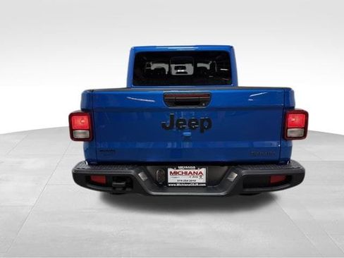 New 2026 Jeep Gladiator Sahara image 7