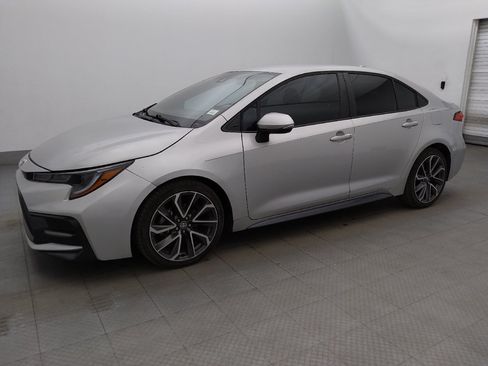 Used 2021 Toyota Corolla SE FWD image 2