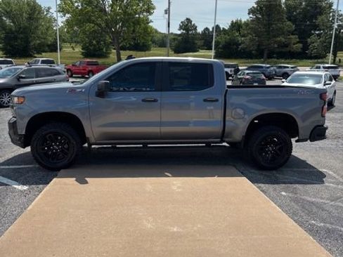 Used 2021 Chevrolet Silverado 1500 Custom Trail Boss w/ LPO, Dark Essentials Package AWD/4WD image 9