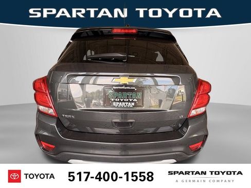 Used 2018 Chevrolet Trax LT w/ LT Convenience Package FWD image 4