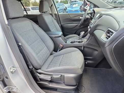 Used 2022 Chevrolet Equinox LT FWD image 17