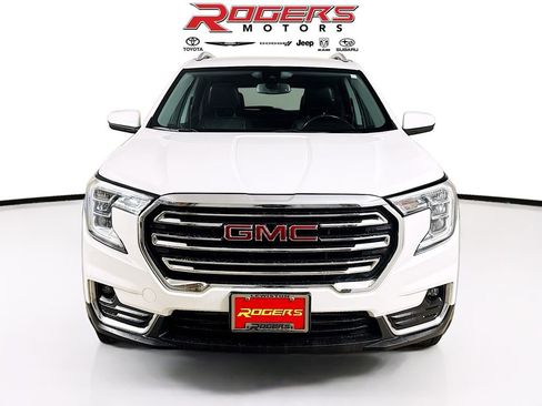 Used 2022 GMC Terrain SLT w/ LPO, Floor Liner Package image 2