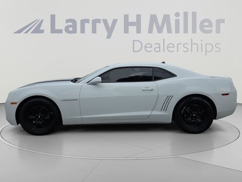 Used 2013 Chevrolet Camaro LS RWD image 2