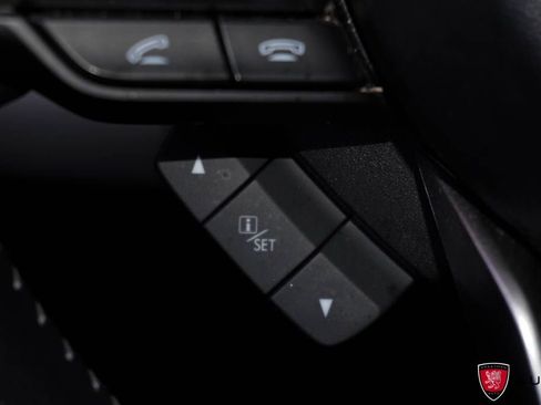 Used 2022 Subaru Ascent Limited w/ Technology Package image 34