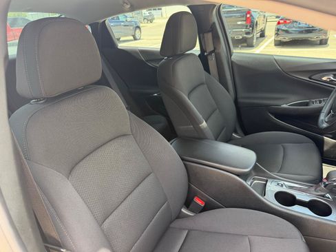 Used 2024 Chevrolet Malibu RS FWD image 27