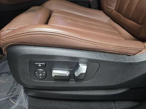 Used 2022 BMW X5 xDrive40i w/ M Sport Package AWD/4WD image 28