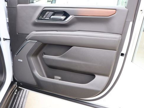 New 2026 GMC Yukon XL Denali w/ Denali Reserve Package AWD/4WD image 45
